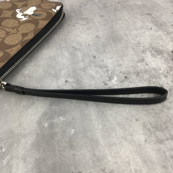 Coach X Peanuts Corner Zip Wristlet Wallet With Snoopy & Woodstock - Picture 6 of 10